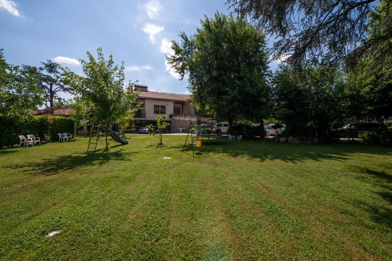 B&B Family First Capriate San Gervasio Buitenkant foto