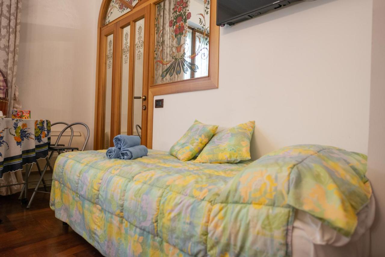 B&B Family First Capriate San Gervasio Buitenkant foto